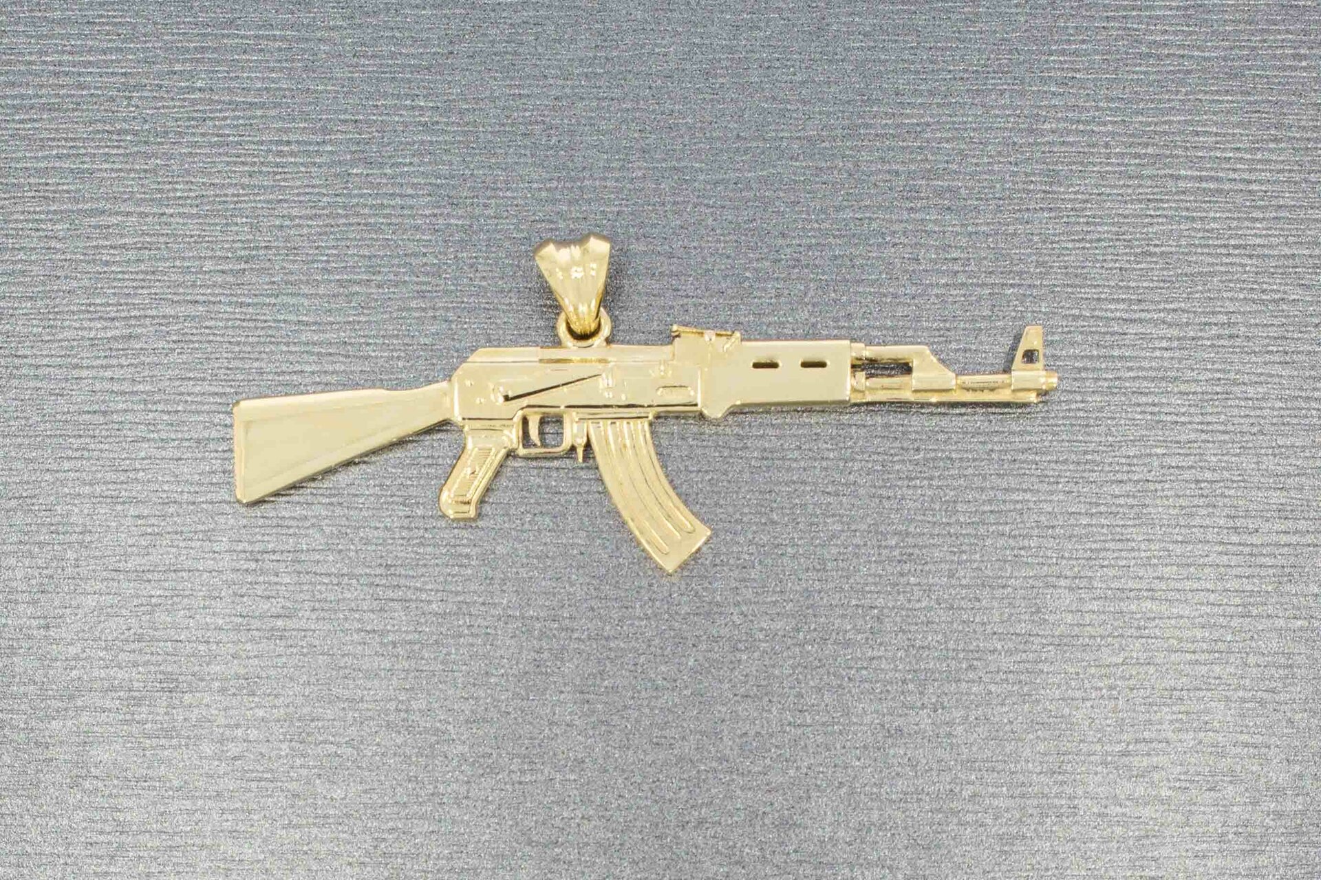 14 karaat goud Kalashnikov / AK47 hanger 