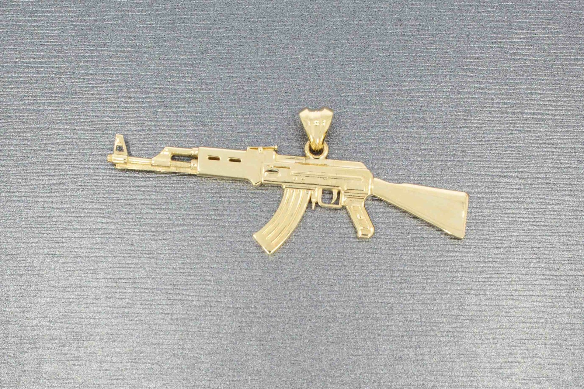 14 karaat goud Kalashnikov / AK47 hanger 